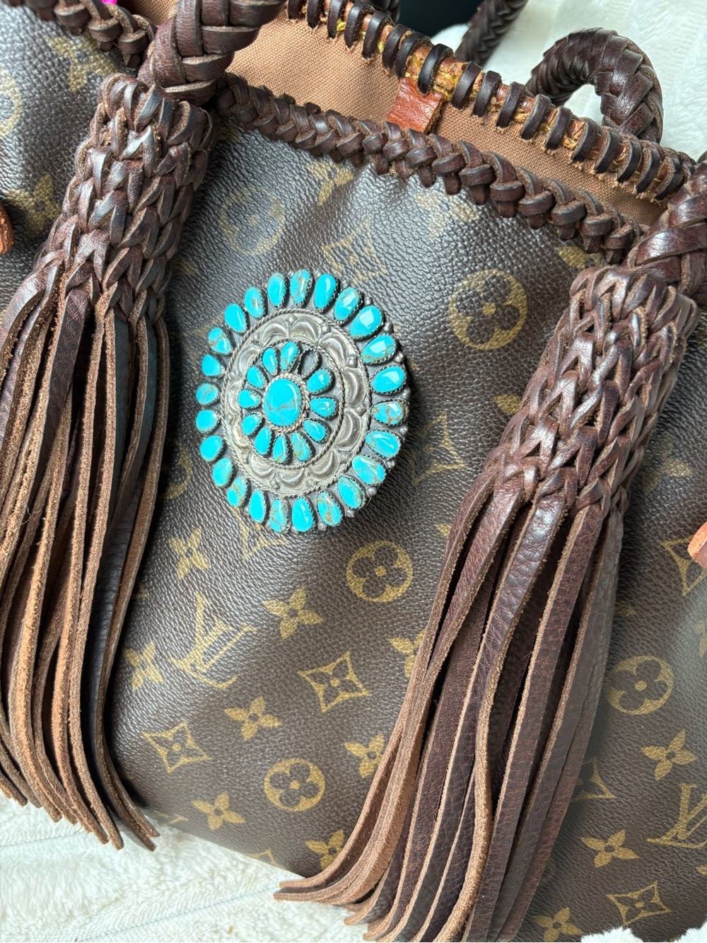 Louis Vuitton Shoulder Bag with Turquoise Accent - Picture 7 of 8